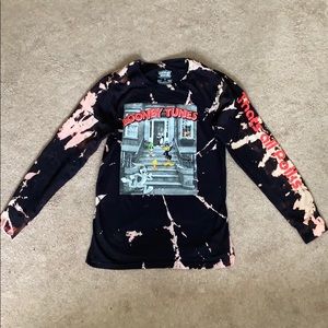 Looney Tunes Graphic designed long-sleeve shirt